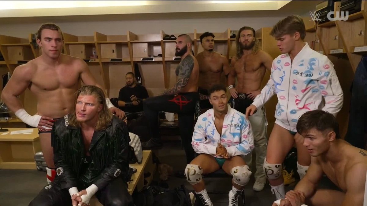 NXT locker room emptying for open challenge