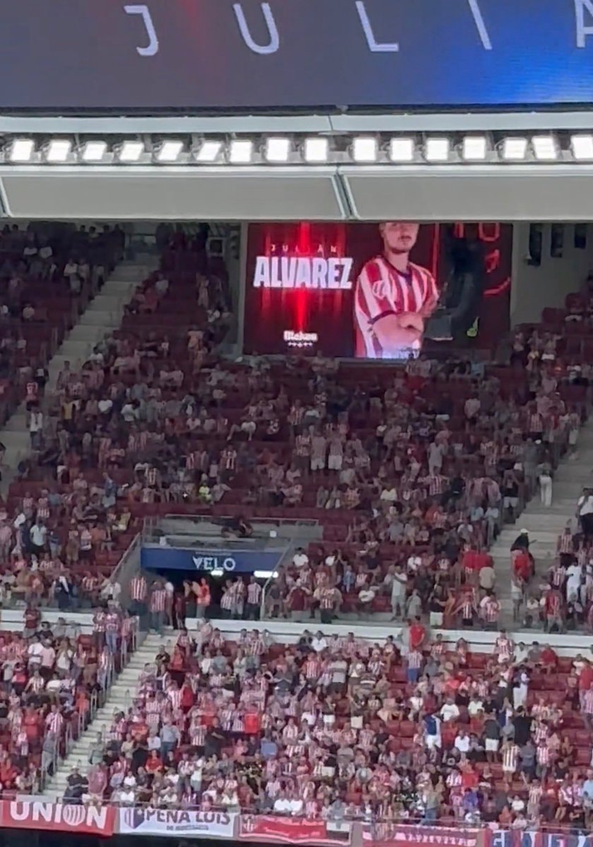 Julian Alvarez Atletico Madrid crowd reaction