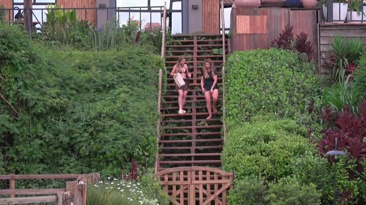 Mônica calls Renata over Lucas jokes
