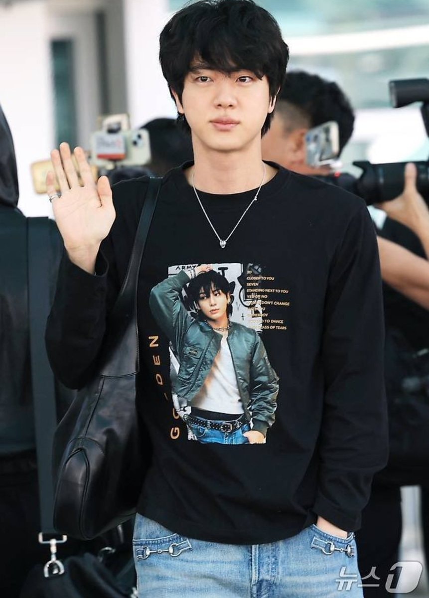 Jin airport Jungkook shirt