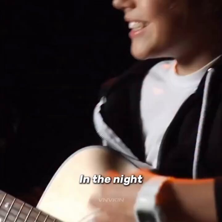 Justin Bieber singing Heartless