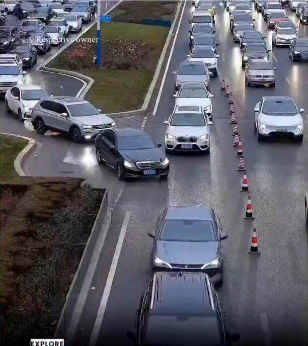 Zipper merge driving comparison