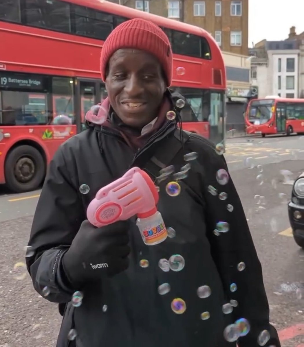 London bus driver bubble gun (photo 1 of 2)