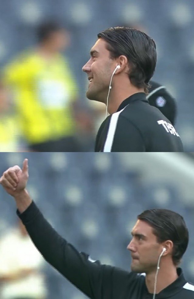 Dusan Vlahovic thumbs up