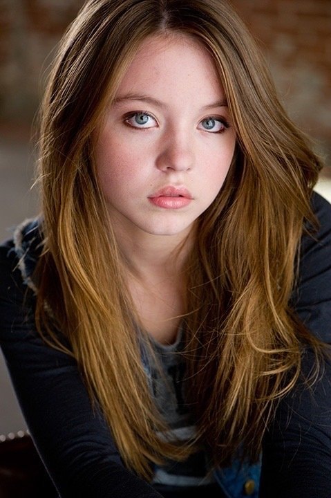 Sydney Sweeney lips defense (photo 2 of 2) Sydney Sweeney lips defense (photo 2 of 2)