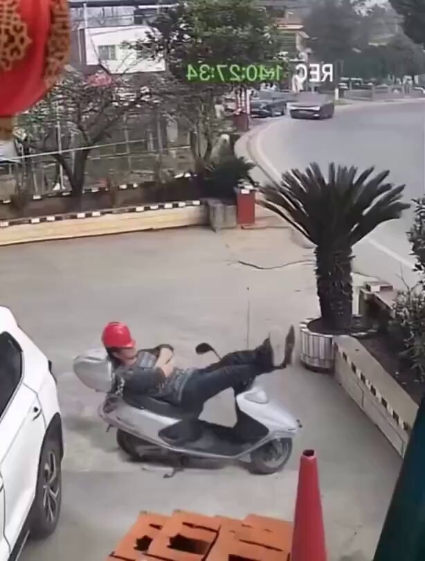 Scooter timing moment