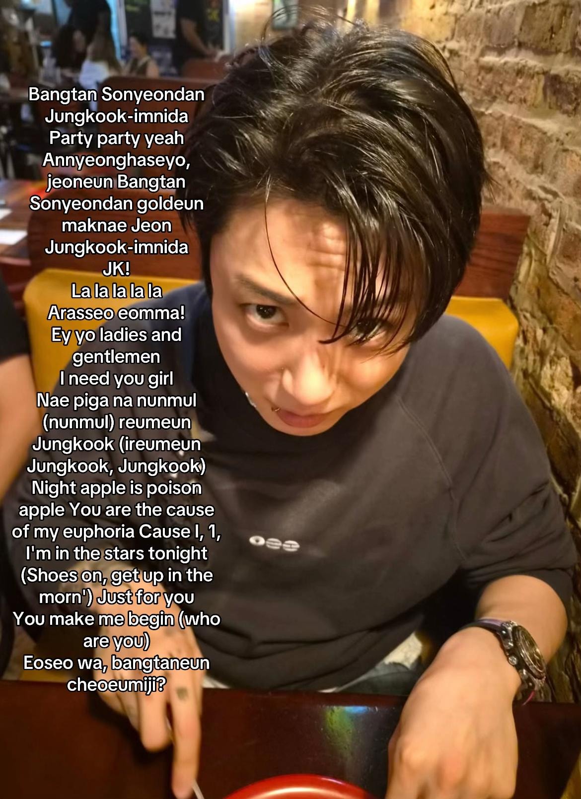 Jungkook duvido vc cantar esse rit (photo 2 of 2)
