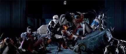 Miley Cyrus Can't Be Tamed (photo 3 of 4)