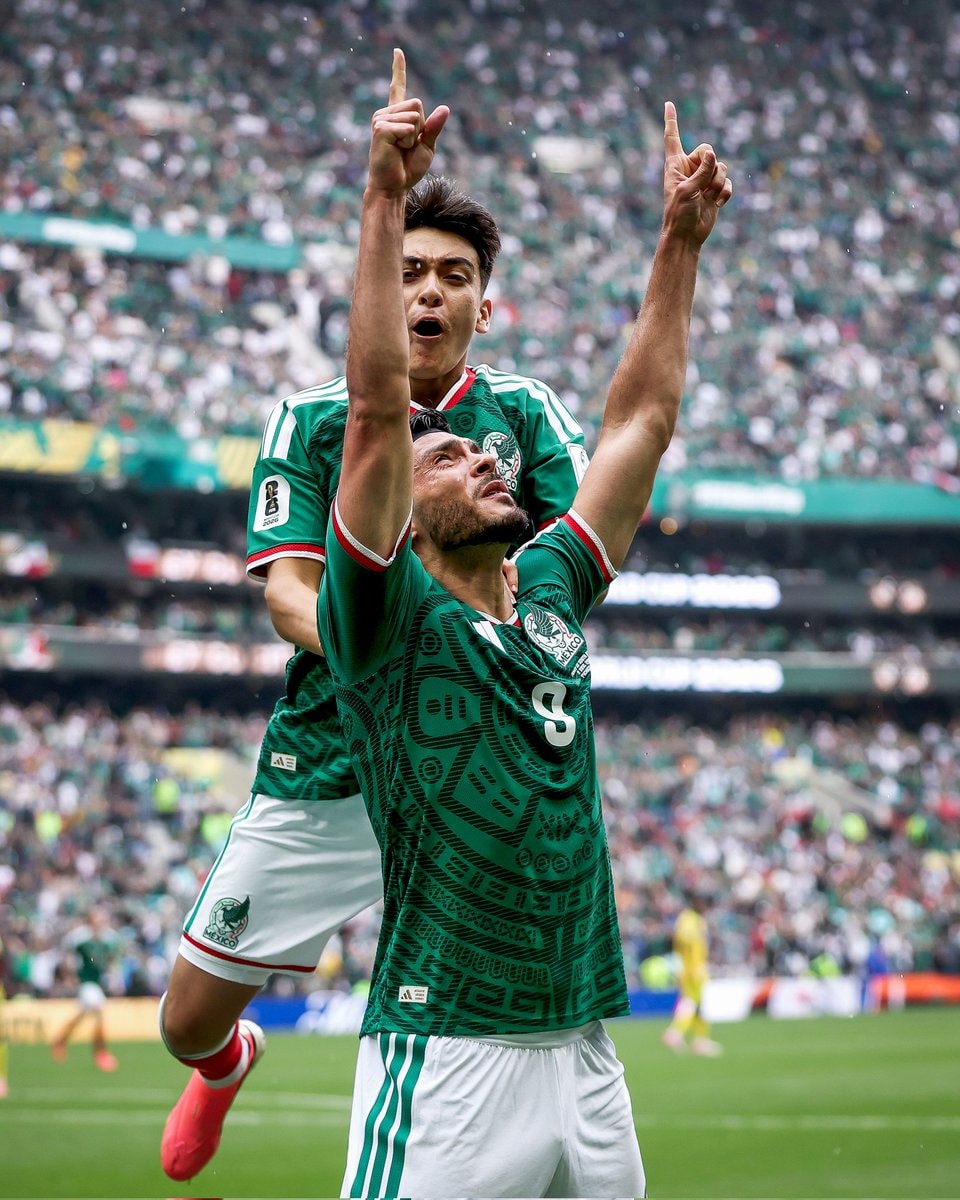 Mexico first to qualify for Round of 32 (photo 2 of 2)