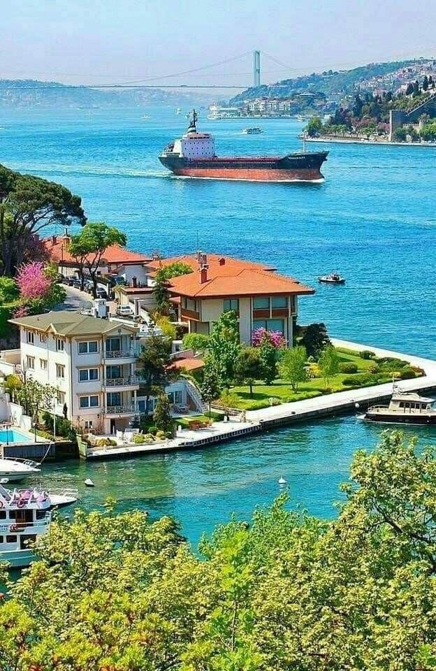 Istanbul Turkiye Bosphorus (photo 1 of 4)