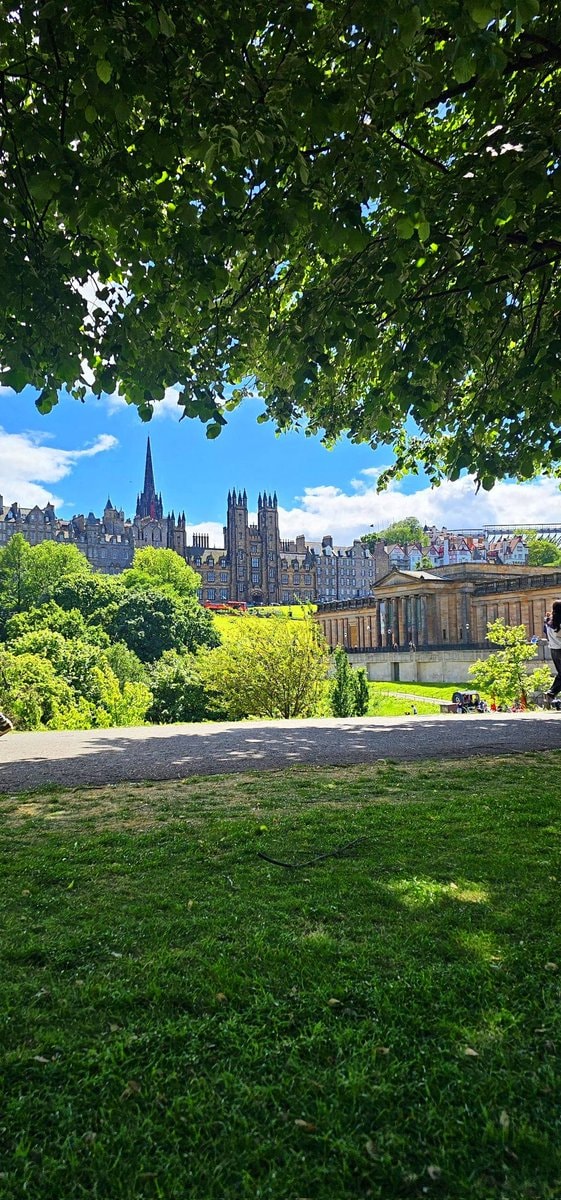 Edinburgh Scotland (photo 4 of 4)