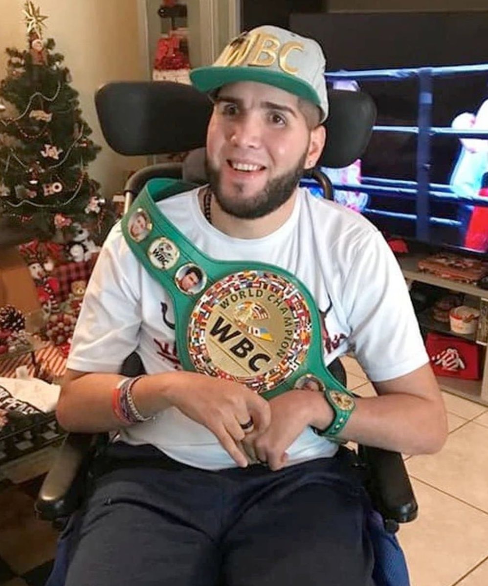 Prichard Colón dies at 33 (photo 2 of 2)