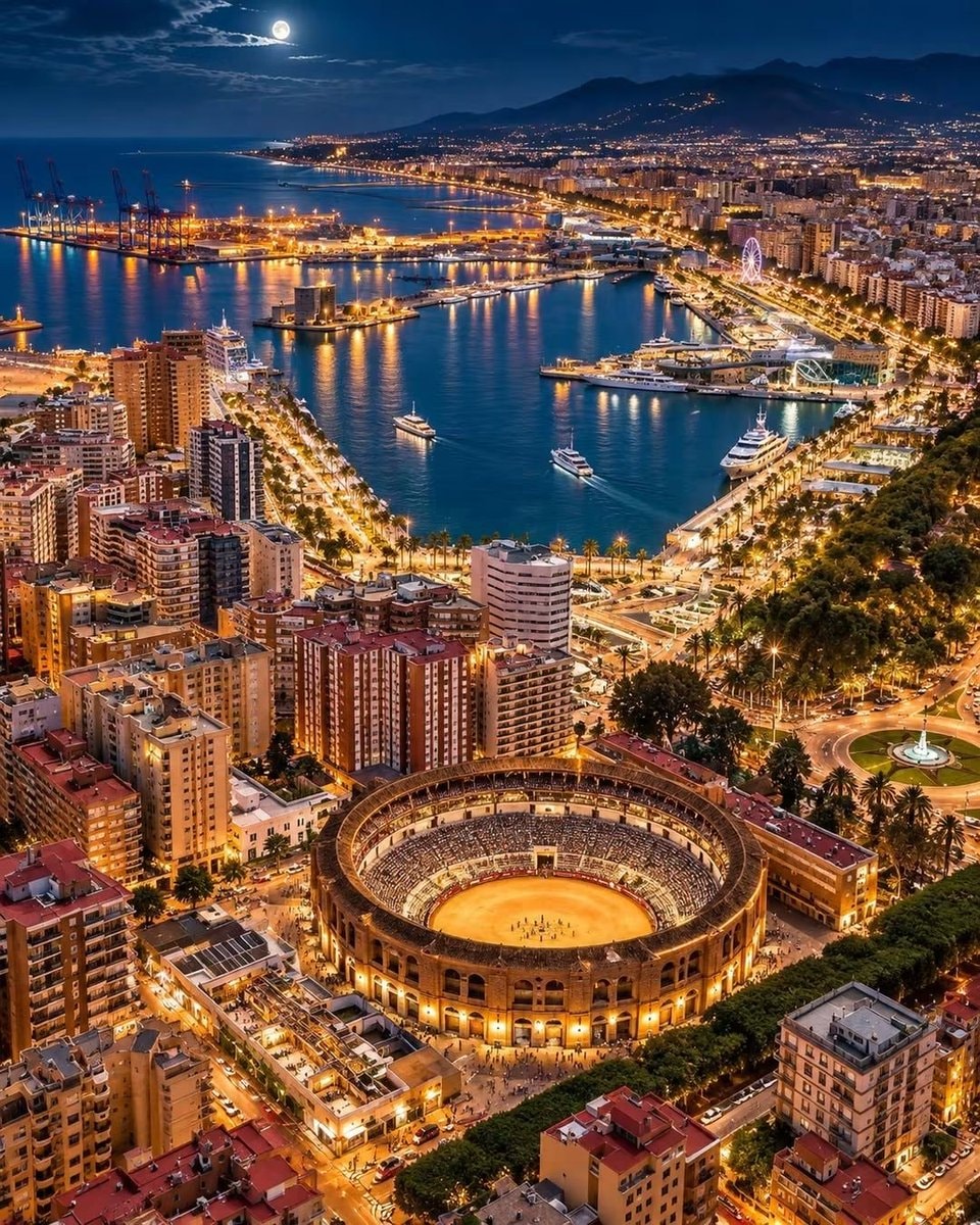 Málaga Spain night scene