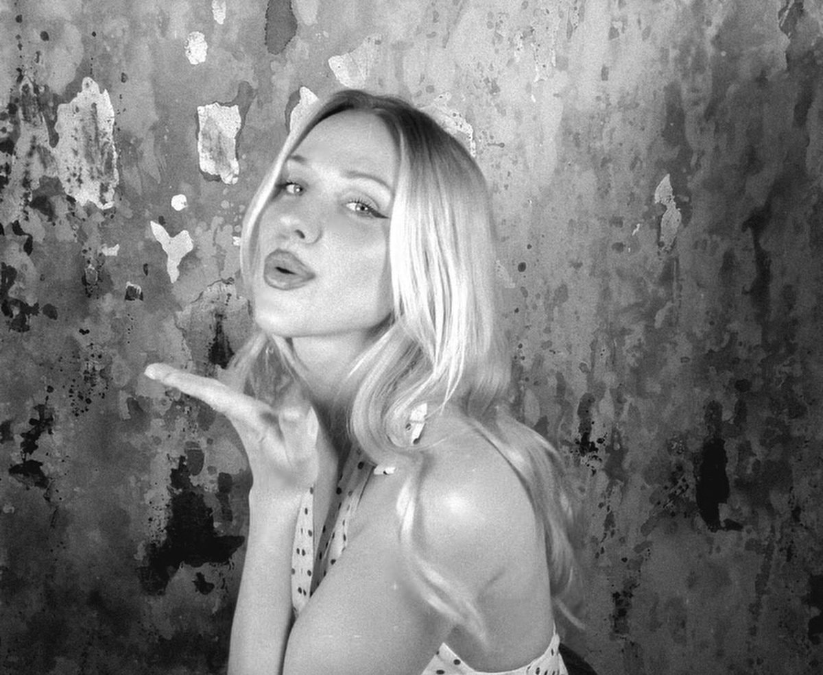 Elizabeth Posey Instagram photos (photo 2 of 2)