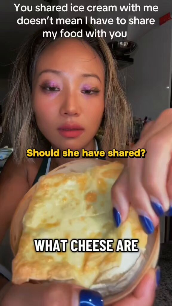 Melted cheese dish Melted cheese dish