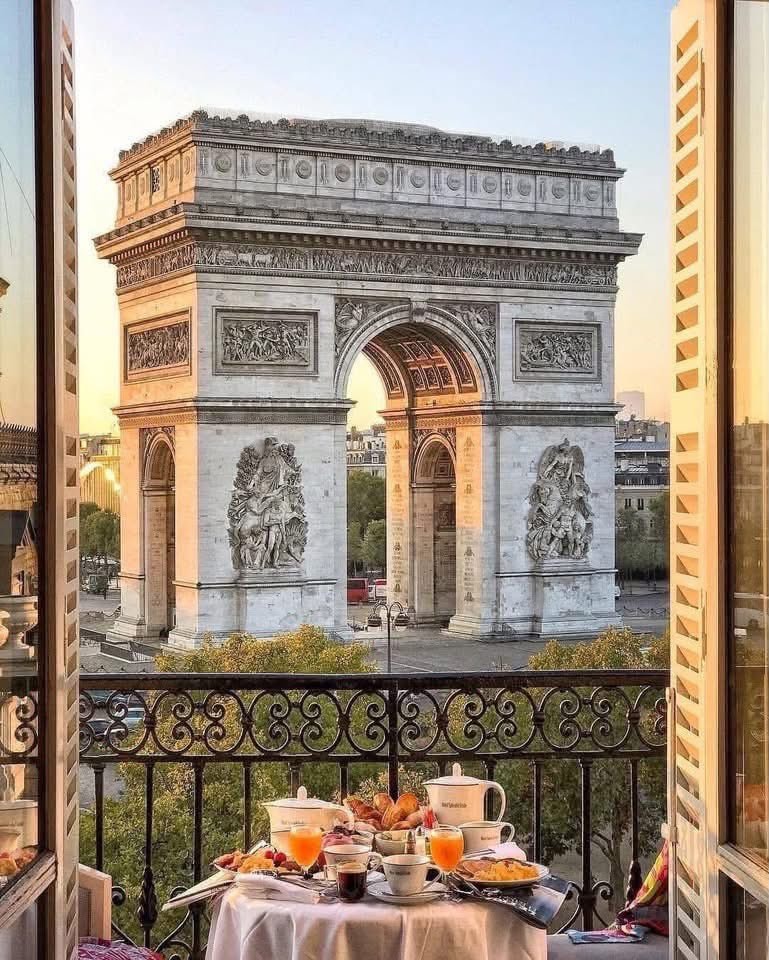 Paris France (photo 3 of 4)