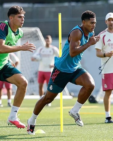 Jude Bellingham Real Madrid Emirates 🤍 (photo 3 of 3)