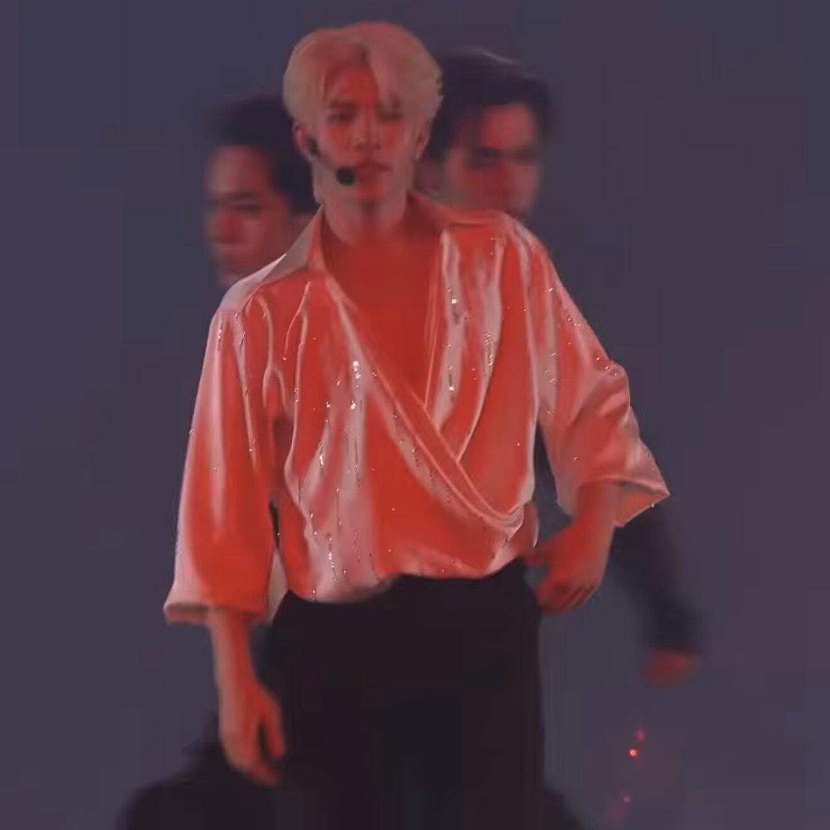 Fourth performs The Eve by EXO live