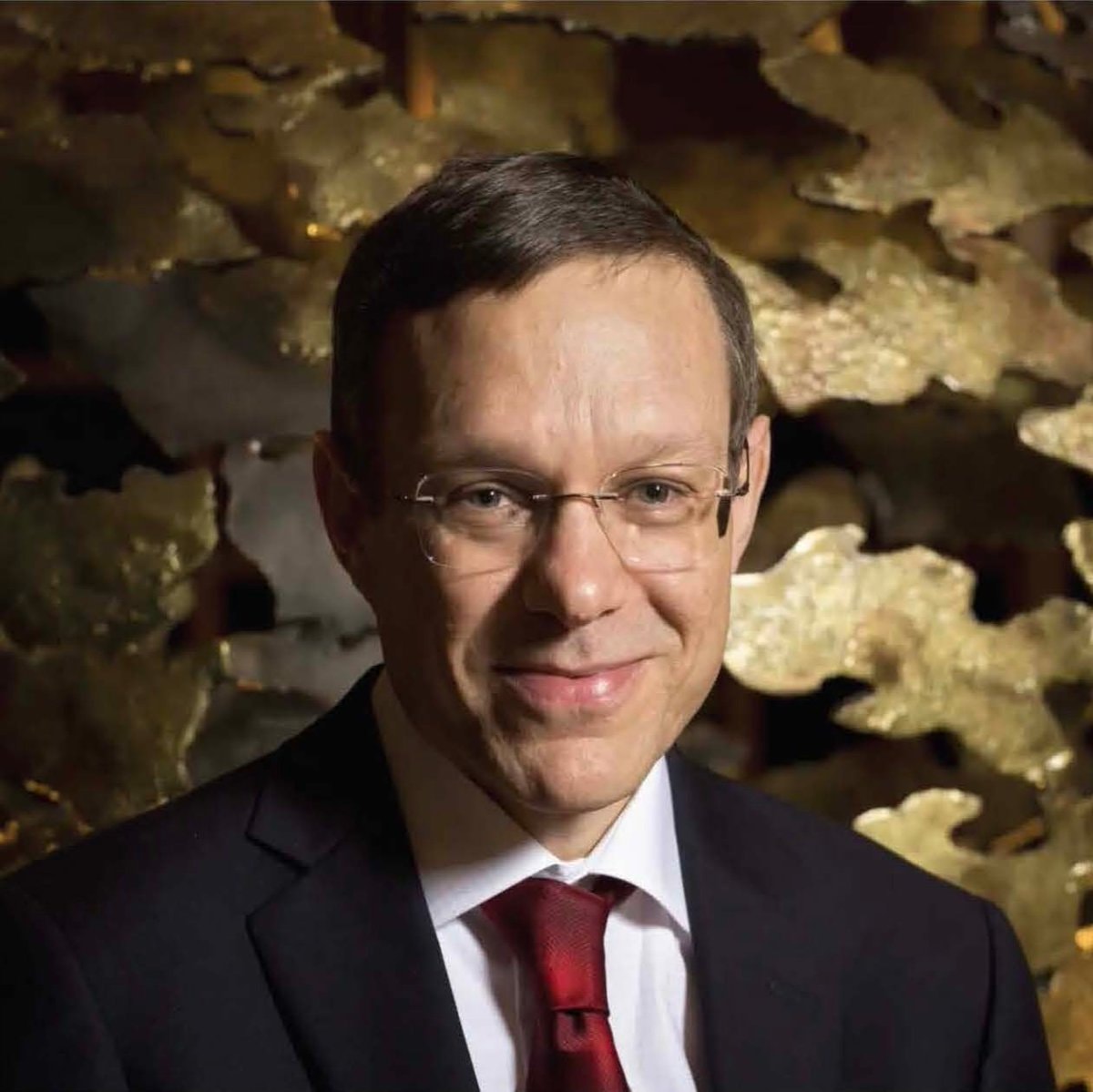 Avi Loeb Harvard alien AI prediction (photo 1 of 2)