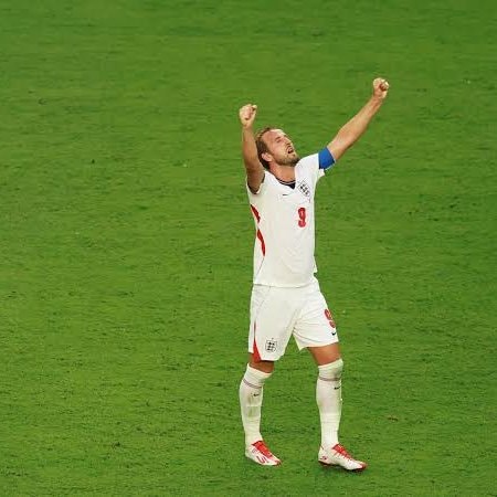 Harry Kane defensive pressures World Cup (photo 1 of 2)
