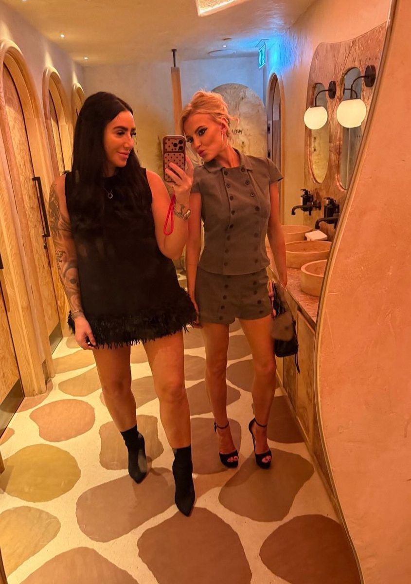 Lucy Fallon with her friend 🔥 Lucy Fallon with her friend 🔥