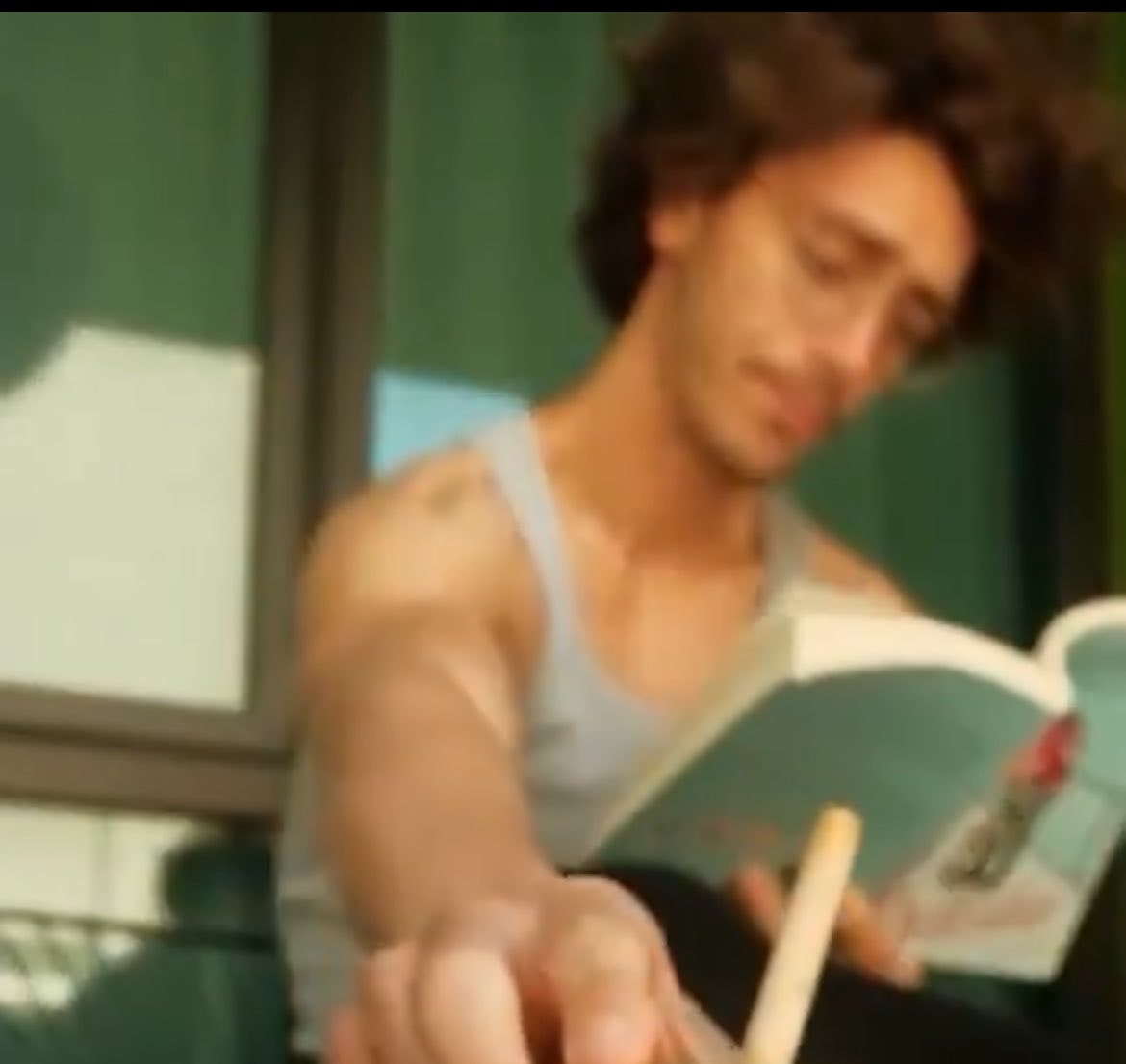 We Love the Mistake cameo (photo 2 of 4)