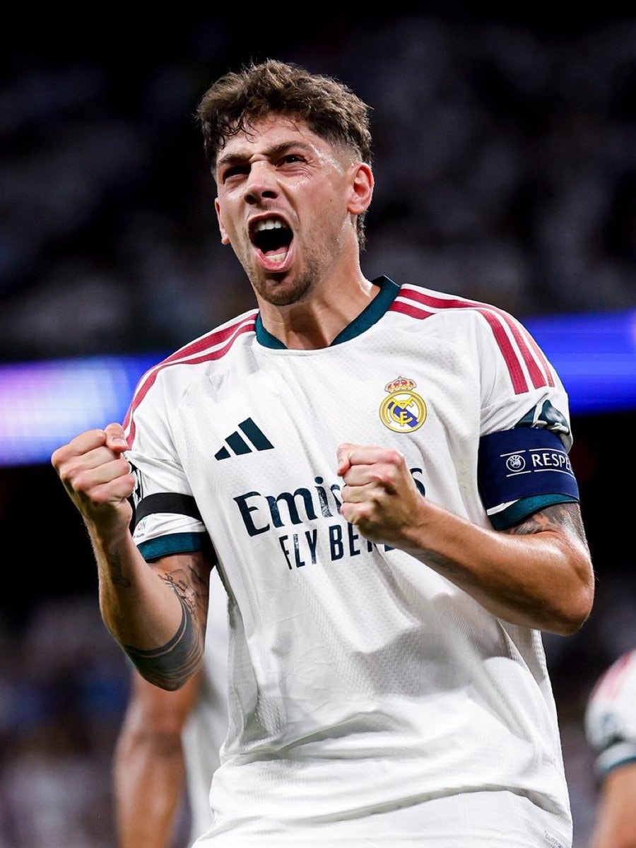 Federico Valverde UEFA RESPECT armband celebration