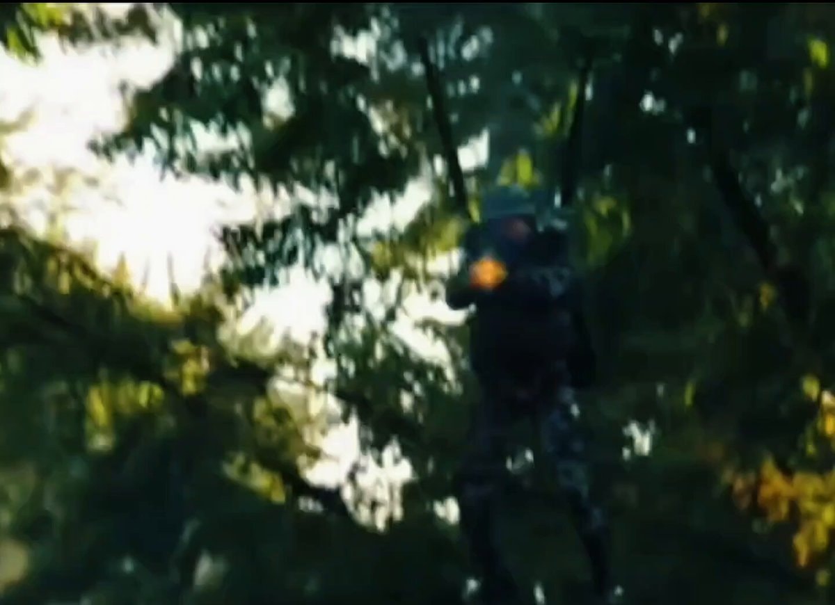 Chris Hemsworth action scene