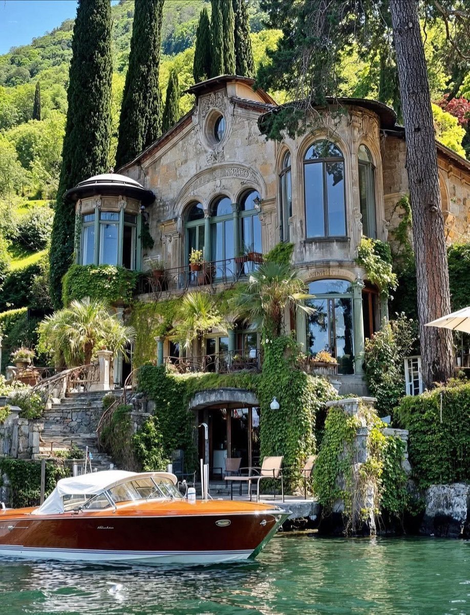 Lake Como Italy villa (photo 3 of 4)