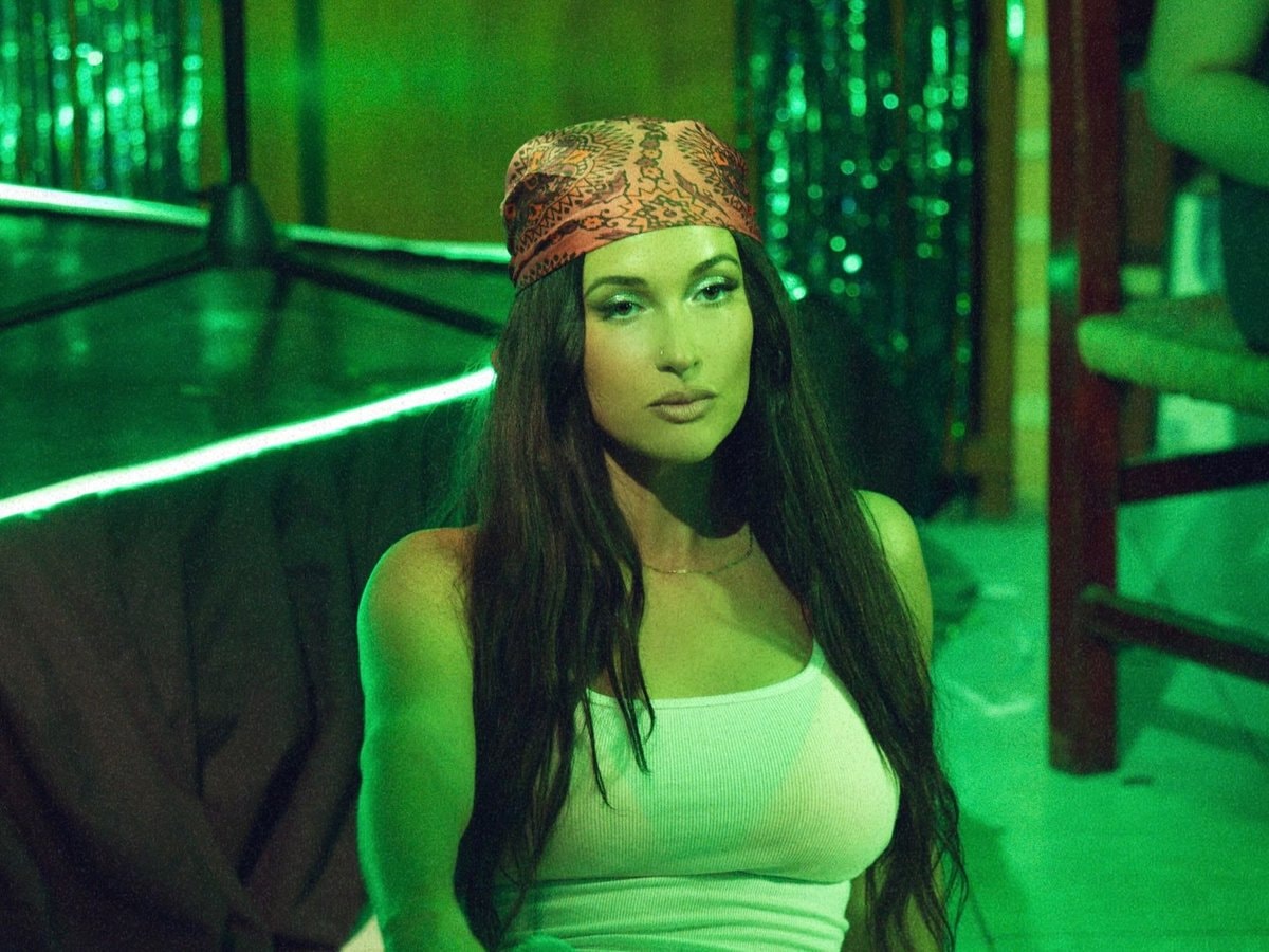 Kacey Musgraves Mexico Honey music video teaser (photo 2 of 4)