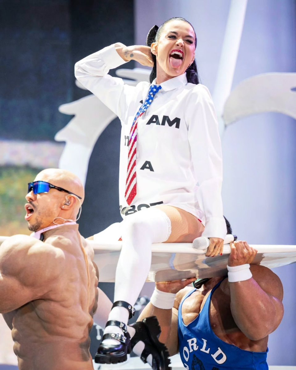 Katy Perry Main Square Festival 2026 (photo 2 of 2)