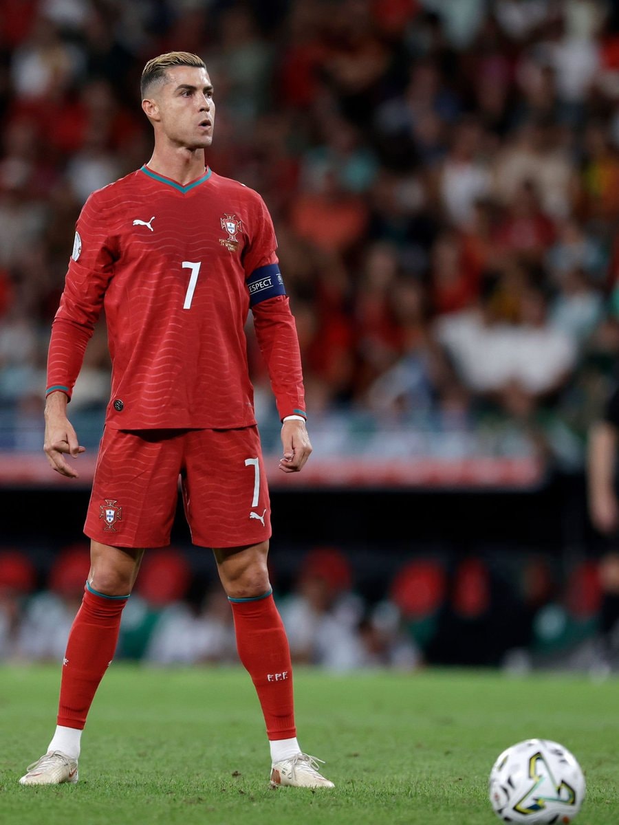 Cristiano Ronaldo Portugal substitution