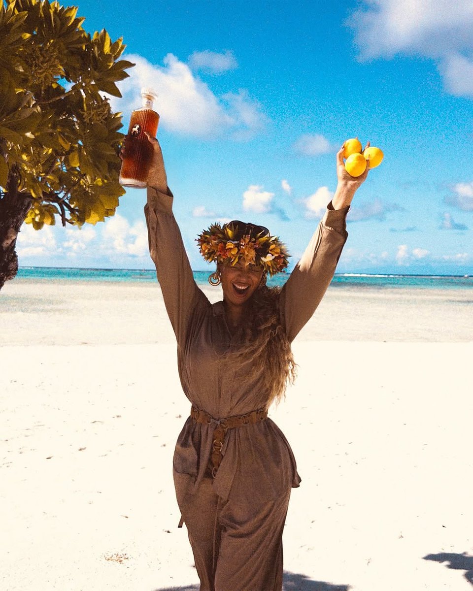 Beyonce celebrating LEMONADE tenth anniversary photos (photo 1 of 2) Beyonce celebrating LEMONADE tenth anniversary photos (photo 1 of 2)