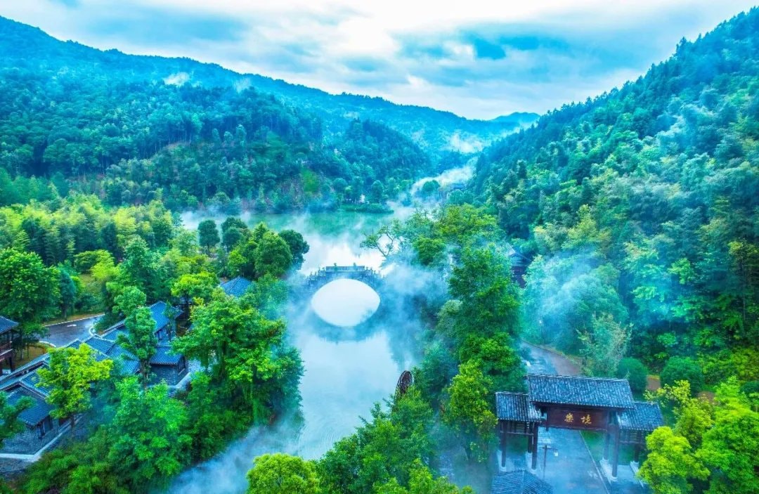 Jiangxi autumn villages and hot springs