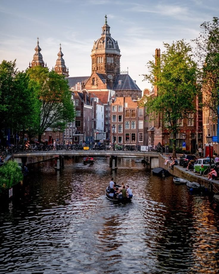 Amsterdam canal autumn (photo 4 of 4)