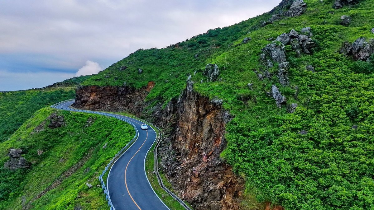 Jiangxi scenic mountain drive (photo 4 of 4)