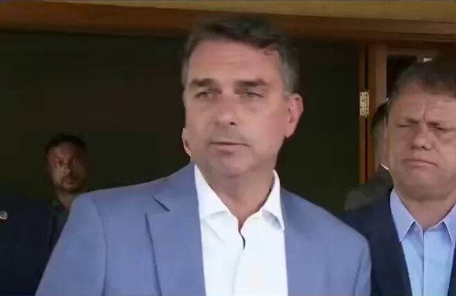 Flávio Bolsonaro 6x1 work schedule