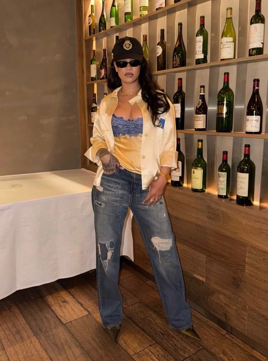 Rihanna makeup artist post