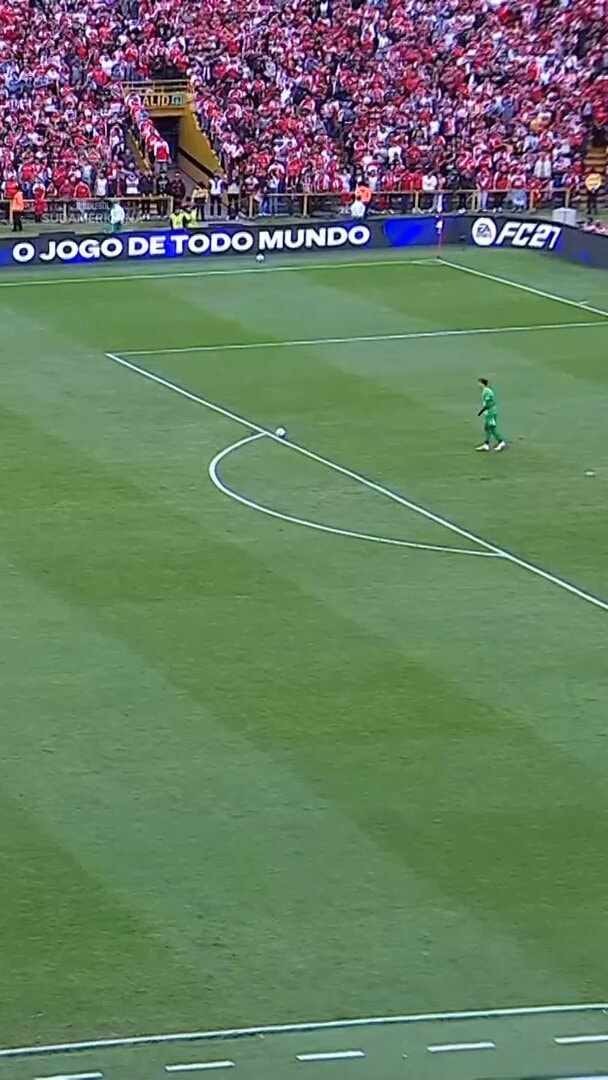 Léo Jardim near miss