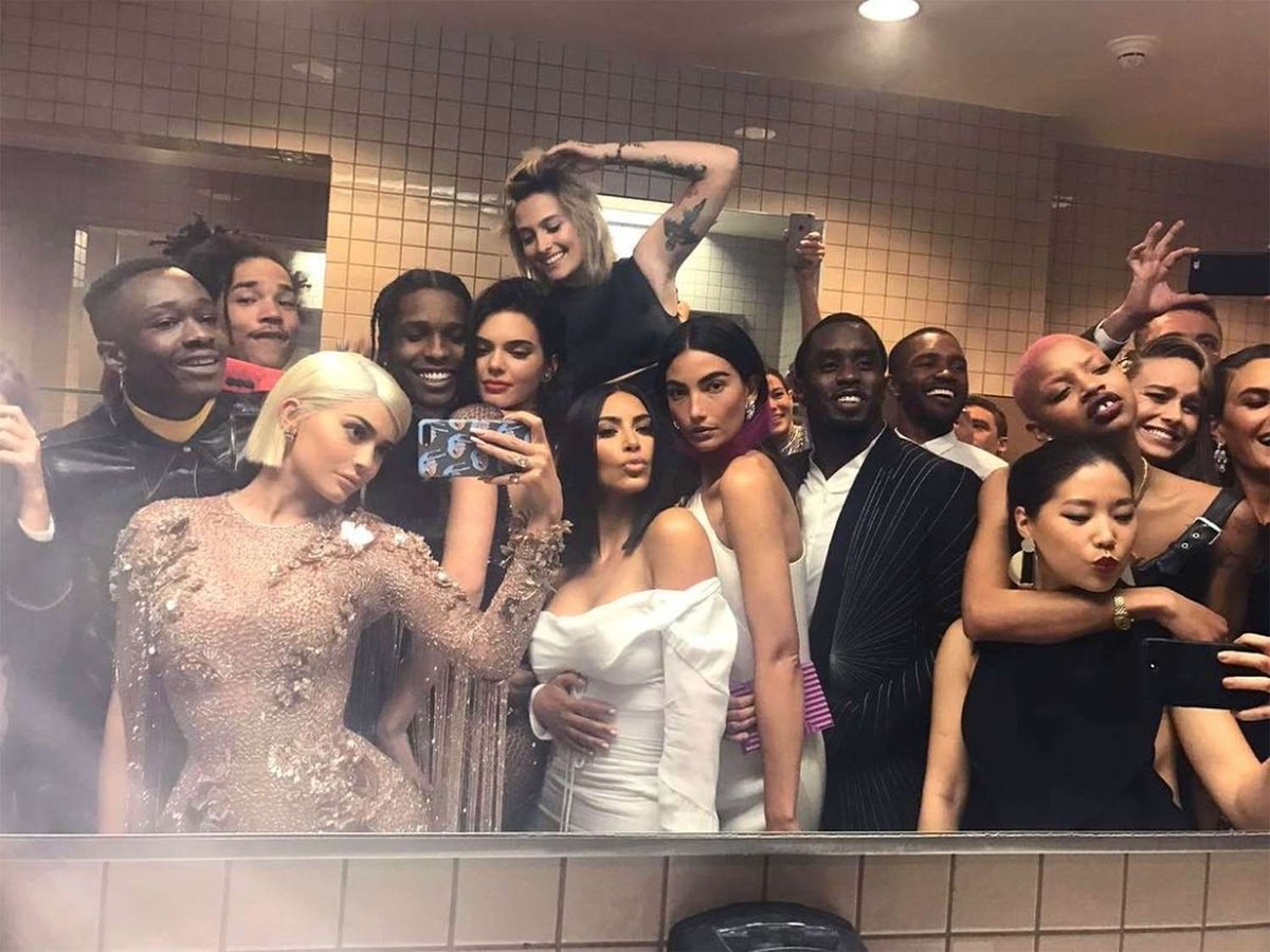 Kylie Jenner Met Gala selfie