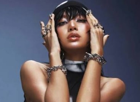 female artists with new music soon (photo 4 of 4)