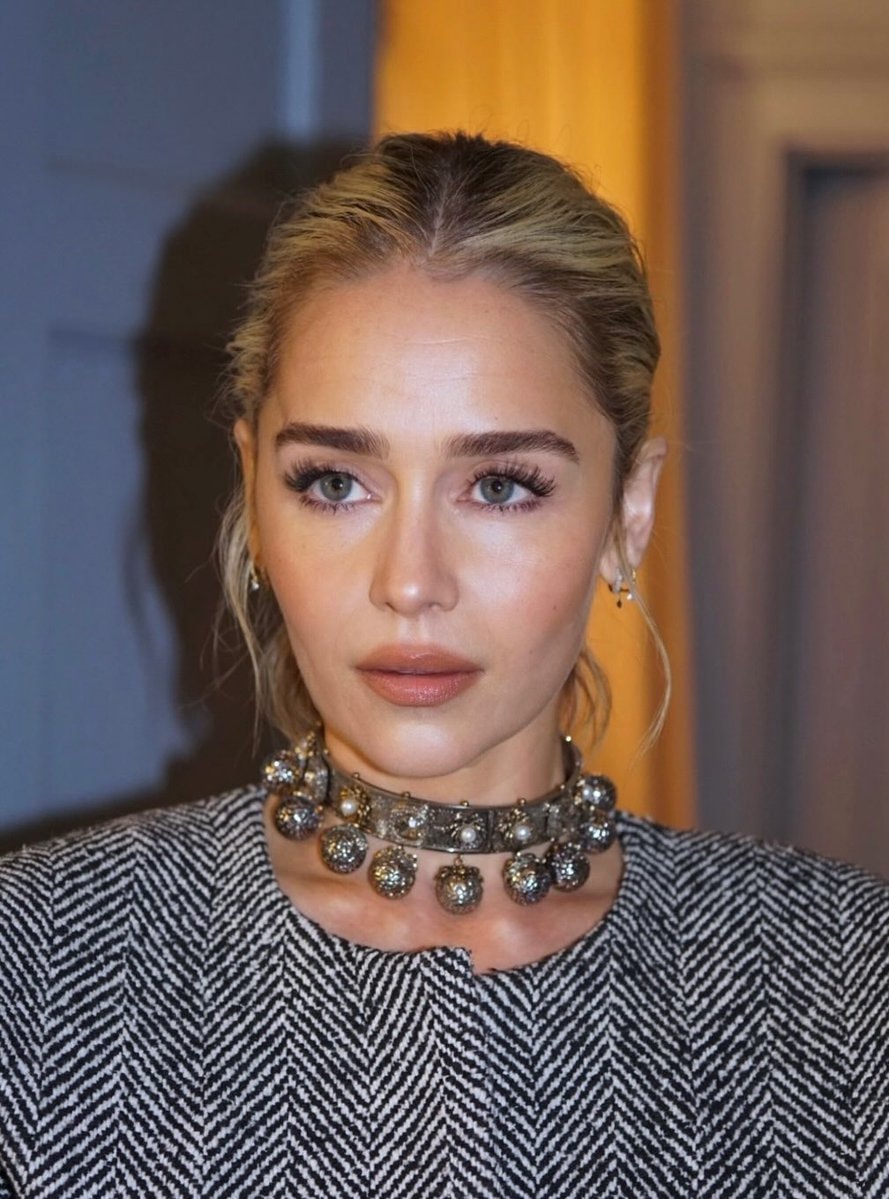 Emilia Clarke new photos (photo 2 of 2)