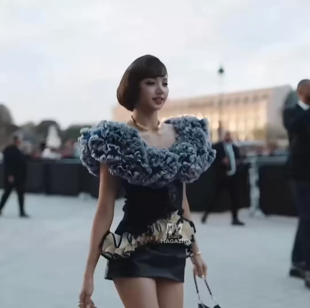 Lisa Louis Vuitton show