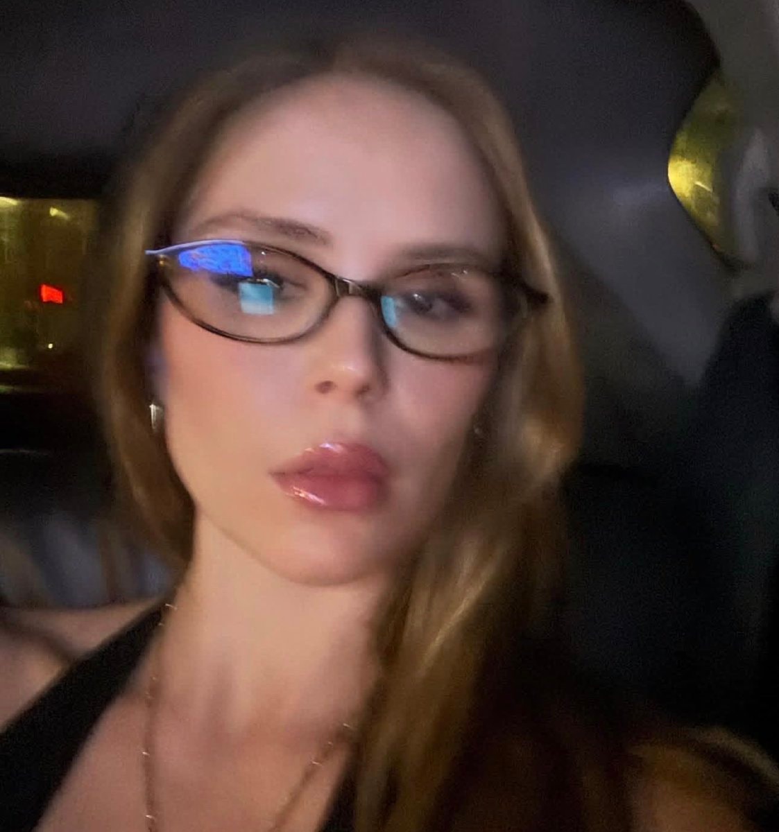 Erin Moriarty selfie 📸 (photo 2 of 2)