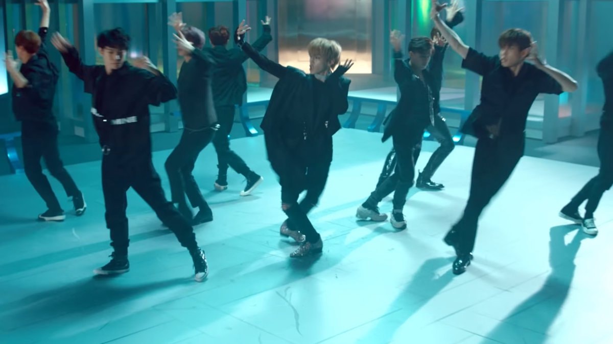 NCT 127 members with the Chain song (photo 1 of 4) NCT 127 members with the Chain song (photo 1 of 4)