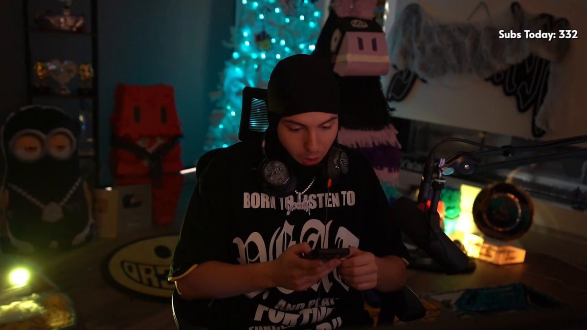 Yeat calls Clix to play Fortnite