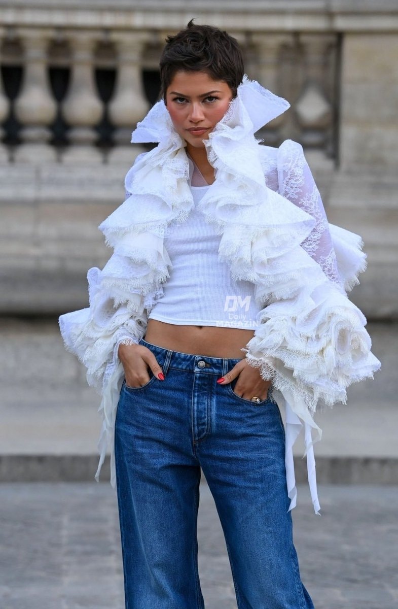 Zendaya Louis Vuitton Paris Fashion Week (photo 2 of 2)