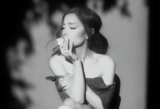 Ariana Grande hate that i made you love me (photo 2 of 2)