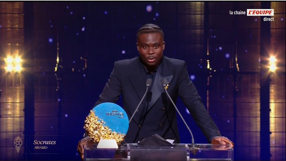 Award podium moment 🤡