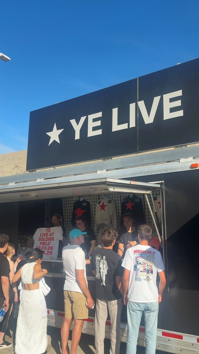 Ye Chicago Night Two blue merch